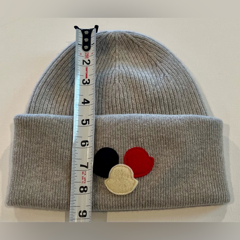 Moncler NWT 100% Virgin Wool Ribbed Knit Logo Beanie Grey Unisex - Picture 5 of 6